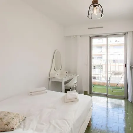 아파트 L28 Californie 1min Walk Sea 3bdr/ Ac & Balcony *