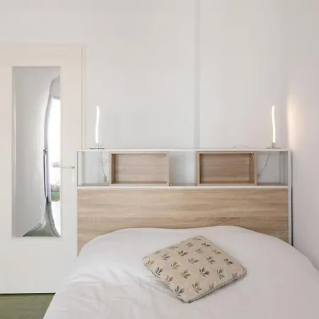 아파트 L28 Californie 1min Walk Sea 3bdr/ Ac & Balcony 니스