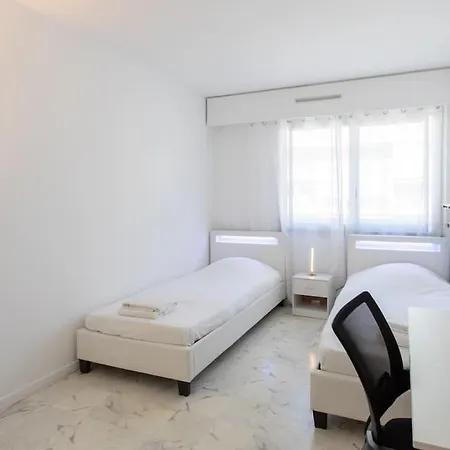 아파트 L28 Californie 1min Walk Sea 3bdr/ Ac & Balcony *