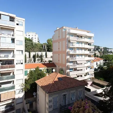 아파트 L28 Californie 1min Walk Sea 3bdr/ Ac & Balcony